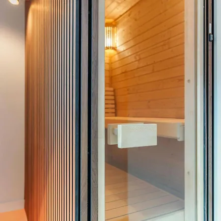 Luxury Harbour With Sauna And Jacuzzi *