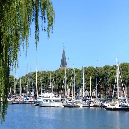 Luxury Harbour With Sauna And Jacuzzi Medemblik