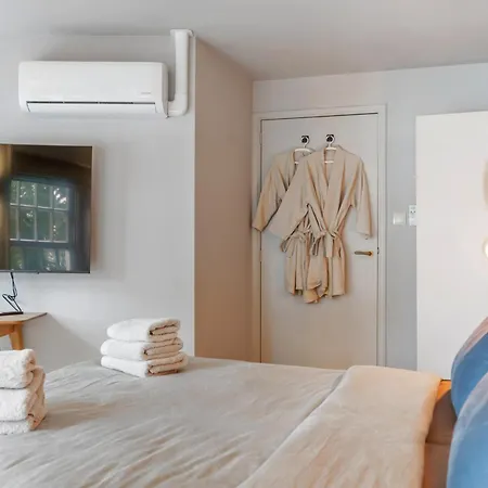 Luxury Harbour With Sauna And Jacuzzi