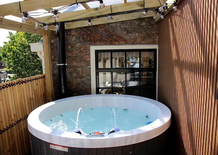 Luxury Harbour With Sauna And Jacuzzi