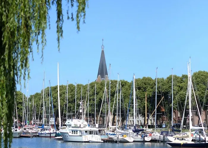 Luxury Harbour With Sauna And Jacuzzi Medemblik