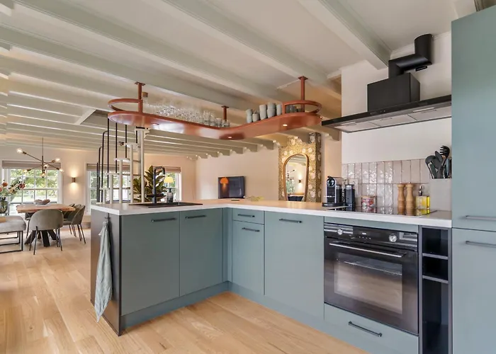 Luxury Harbour With Sauna And Jacuzzi