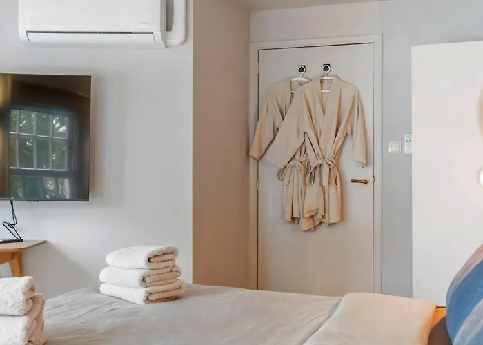 Luxury Harbour With Sauna And Jacuzzi